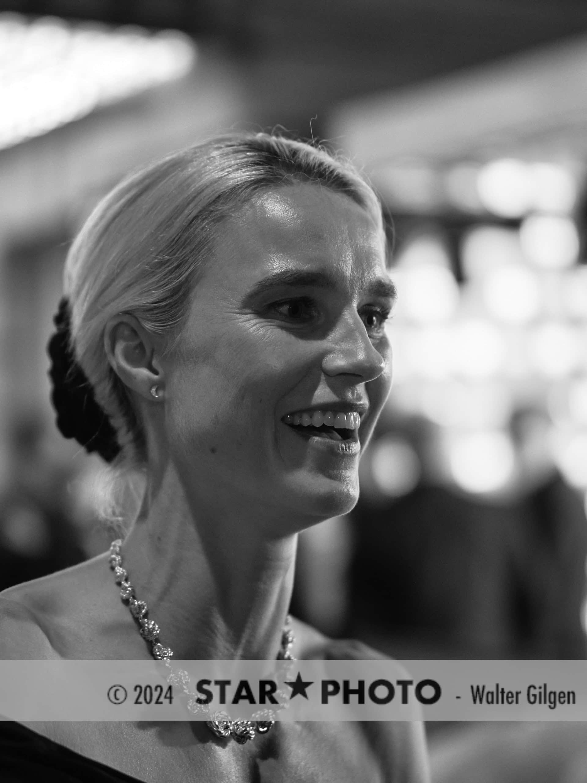 Toronto / Canada, 12th Sep, 2023.

Actress Amanda Collin in front of Royal Alexandra Theatre.